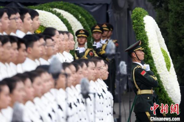 特写：牢记历史，守护和平——记第十个国家公祭日