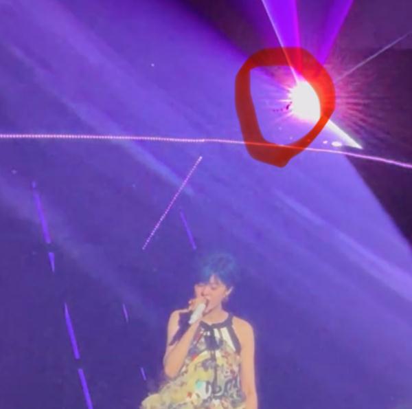 知名歌手演唱会，多位观众相机被损坏！这次网友都替主办方喊冤