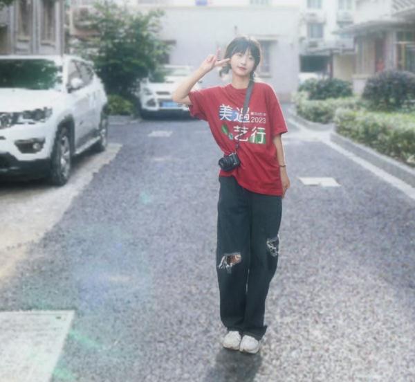 杭州学霸姑娘卖房又卖车，摆摊救母：我一下子长大了