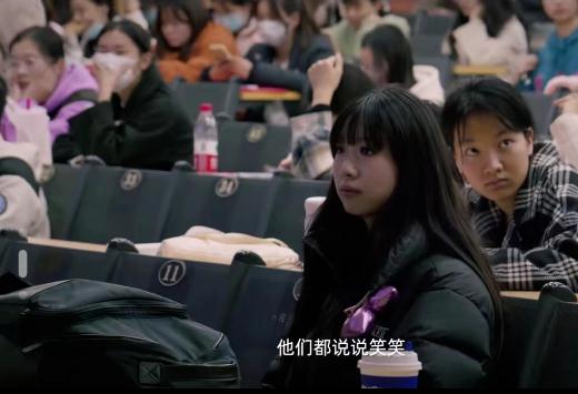 “00后”大学生的经历冲上热搜,这个姑娘了不起! “00后”大学生的经历冲上热搜,这个姑娘了不起!