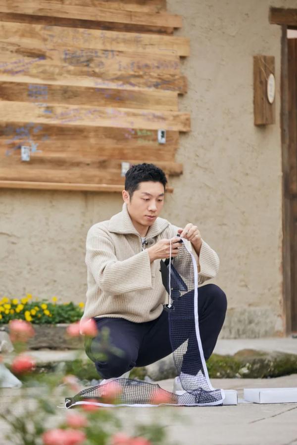 《我们的美好生活》耕读书院竣工,许昕惊喜做客上演乒乓球大赛 《我们的美好生活》耕读书院竣工,许昕惊喜做客上演乒乓球大赛