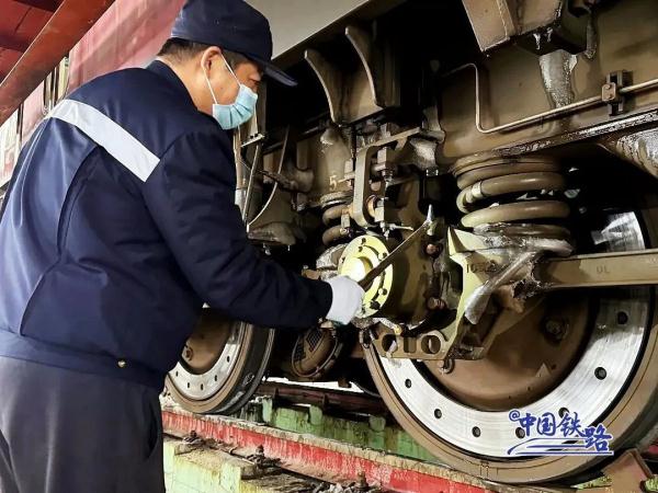 下大雪了！动车组列车如何防滑？