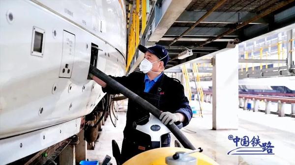 下大雪了！动车组列车如何防滑？