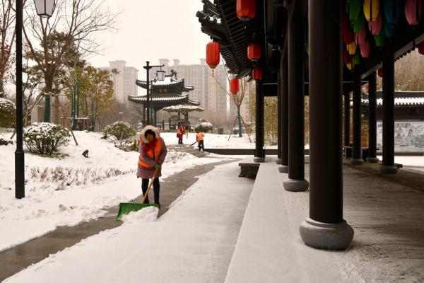 河北石家庄迎来新一轮降雪