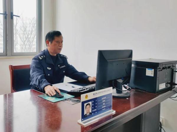 网瘾少年逆袭考公上岸!背后“高人”是镇江的他…… 网瘾少年逆袭考公上岸!背后“高人”是镇江的他……