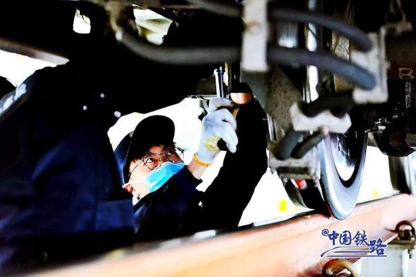 下大雪了！动车组列车如何防滑？