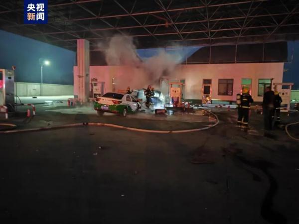沈阳一车辆加气过程中发生爆燃，致2人遇难6人受伤