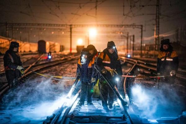 下大雪了！动车组列车如何防滑？