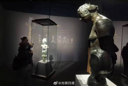 三星堆文物与罗丹雕塑对话