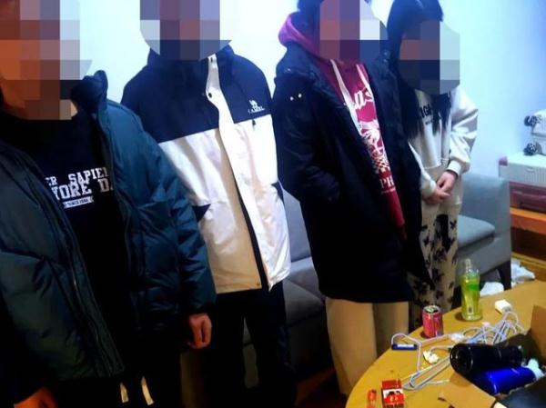 3女2男一夜吸食“笑气”840瓶…