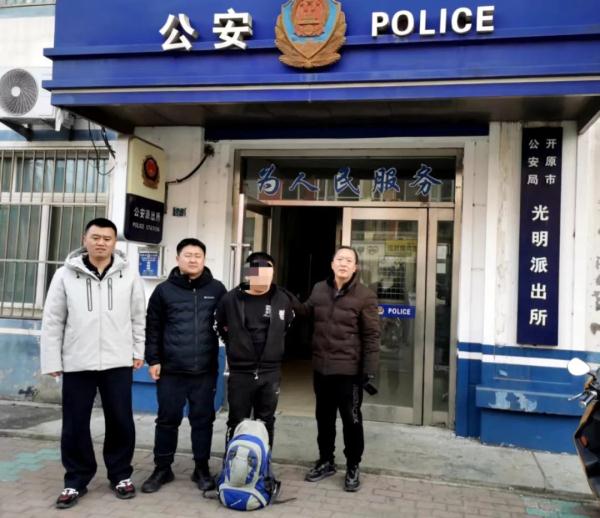 “还没看清楚，人就被抓住了！”铁岭民警2秒放倒嫌疑人