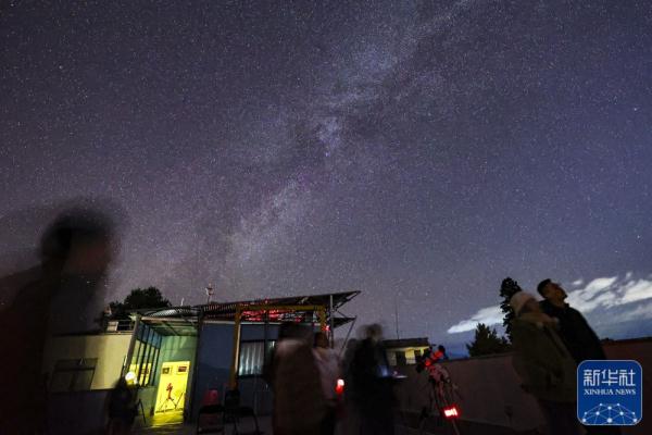 在丽江邂逅双子座流星雨