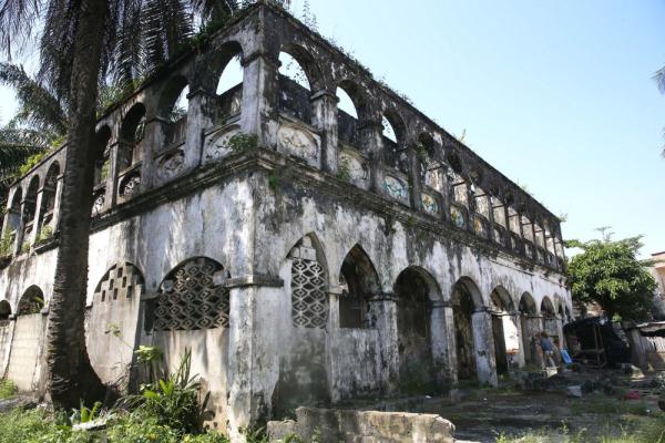 走进科特迪瓦大巴萨姆 走进科特迪瓦大巴萨姆