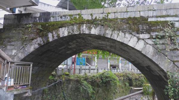 黔江：百年石拱桥 &nbsp;至今仍通行