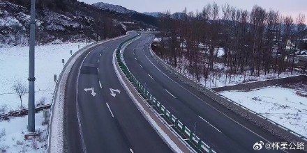 北京：怀柔区县级以上普通公路积雪基本清理完毕
