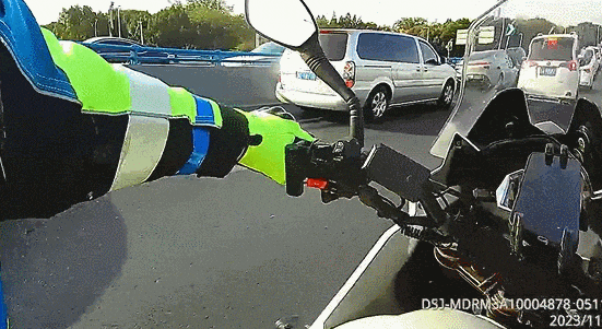 紧急!乘客眼球爆裂,镇江等4市交警接力大救援! 紧急!乘客眼球爆裂,镇江等4市交警接力大救援!