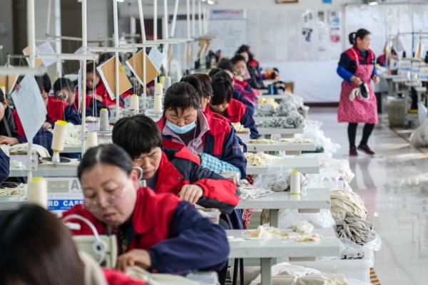 全国八成出口滑雪手套来自这个县——山东嘉祥手套产业采访记