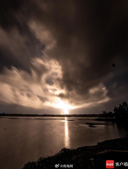 多图！带你看长征五号遥六运载火箭在文昌升空瞬间