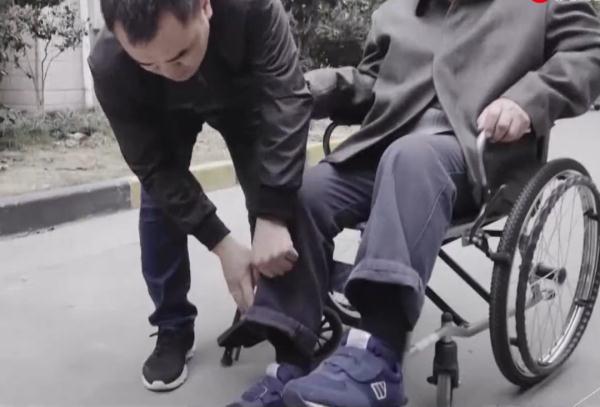 “老人300万房产送给水果摊主”,一审判了!网友:判得漂亮! “老人300万房产送给水果摊主”,一审判了!网友:判得漂亮!