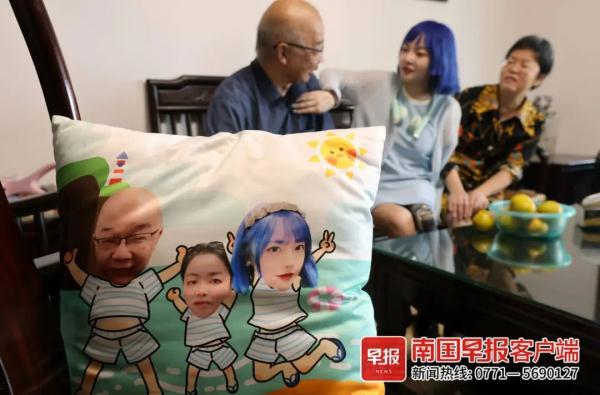 因车祸截肢,南宁95后女孩把假肢戴成“时尚单品”! 因车祸截肢,南宁95后女孩把假肢戴成“时尚单品”!