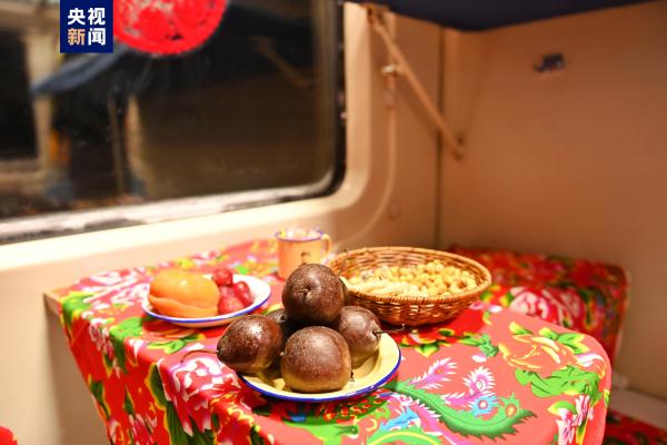 有内味儿了!听说“东北炕头”已进火车车厢,还不快上车 有内味儿了!听说“东北炕头”已进火车车厢,还不快上车