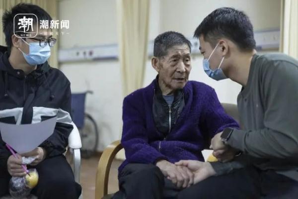 “要报恩,就去回报社会!”91岁浙大拾荒助学老教师有个心愿 “要报恩,就去回报社会!”91岁浙大拾荒助学老教师有个心愿