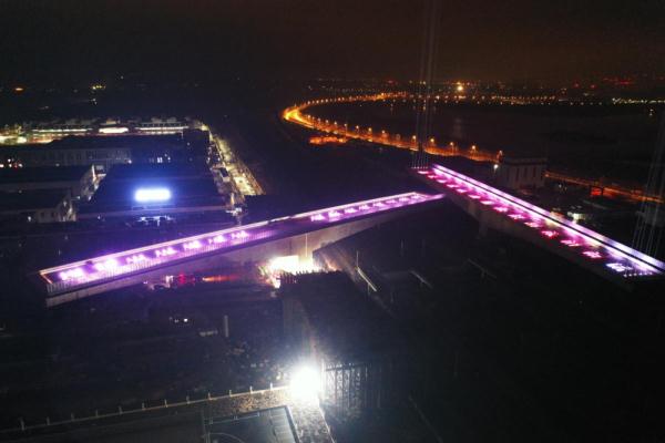 胶州市省道219改建工程公跨铁预应力转体桥成功转体