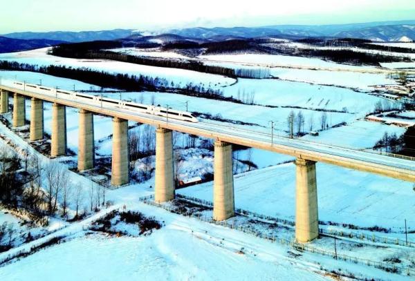 受天气影响遇到列车折返或停运？一文教你怎么办→