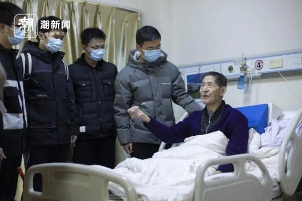 “要报恩,就去回报社会!”91岁浙大拾荒助学老教师有个心愿 “要报恩,就去回报社会!”91岁浙大拾荒助学老教师有个心愿