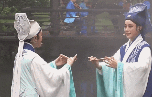 惊艳四座!“老公姐”陈丽君为什么火了? 惊艳四座!“老公姐”陈丽君为什么火了?