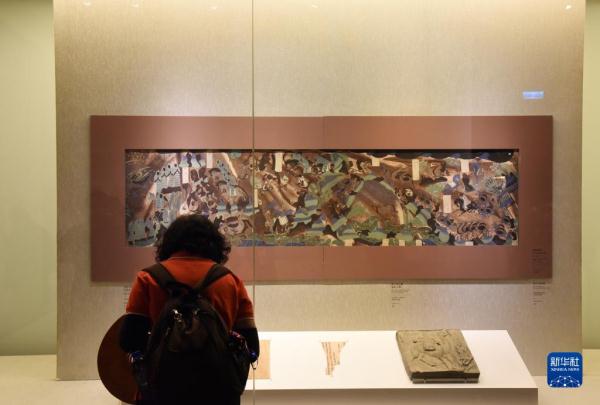 “丝路光华——敦煌石窟艺术特展”在高雄开展