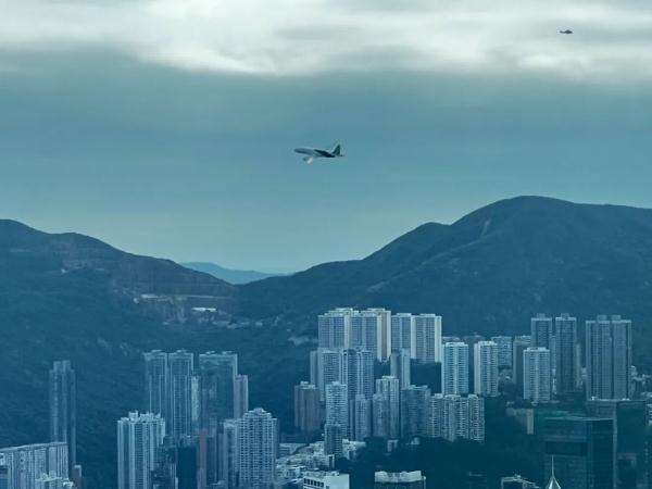 激动人心！C919首次翱翔香港上空！