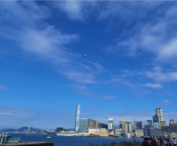 激动人心！C919首次翱翔香港上空！