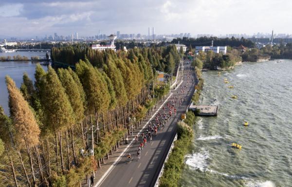 2023昆明环滇池高原自行车邀请赛开赛