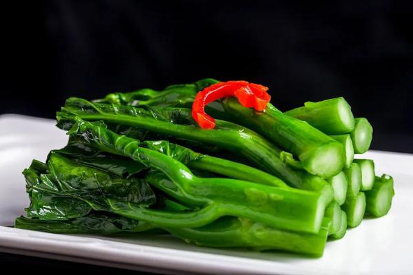 你扔掉的这个菜叶子竟是补钙高手，这3种食物别再拿它补钙了！