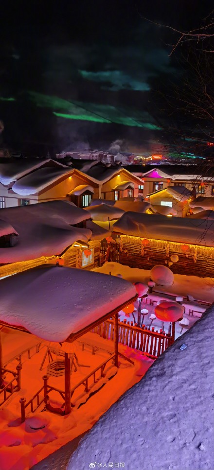 中国雪乡夜景仿若童话世界