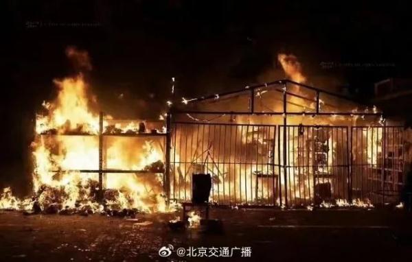 高校快递“最后一公里”困境如何破局？