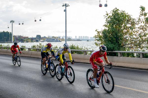 2023昆明环滇池高原自行车邀请赛开赛