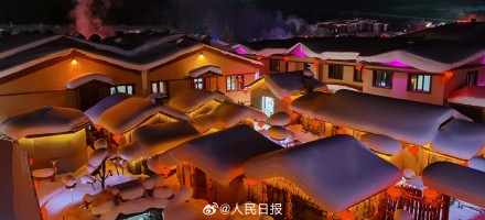 中国雪乡夜景仿若童话世界