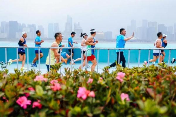 郑重及温馨提醒：天冷多穿衣！跑马的终点是“安全回家”