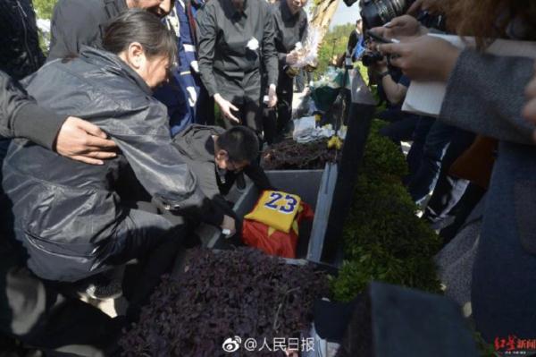 不容亵渎！熊某，拘留七天！