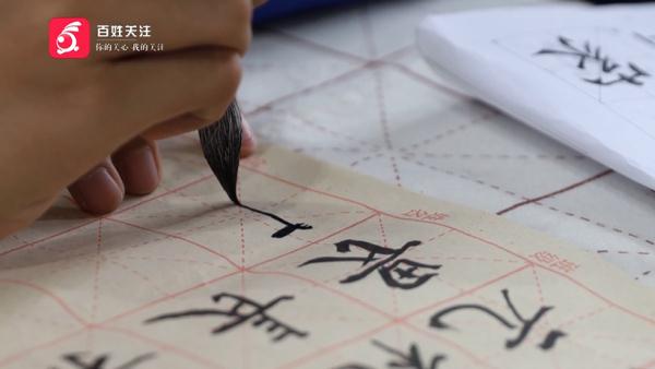 贵州一中学校名由学生轮流书写,这一举动全网点赞:建议全国推广! 贵州一中学校名由学生轮流书写,这一举动全网点赞:建议全国推广!