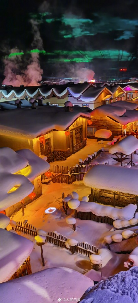 中国雪乡夜景仿若童话世界