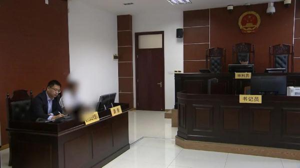 30岁女子和6旬老伯结婚一年后离婚,媒人被告上法庭...... 30岁女子和6旬老伯结婚一年后离婚,媒人被告上法庭......