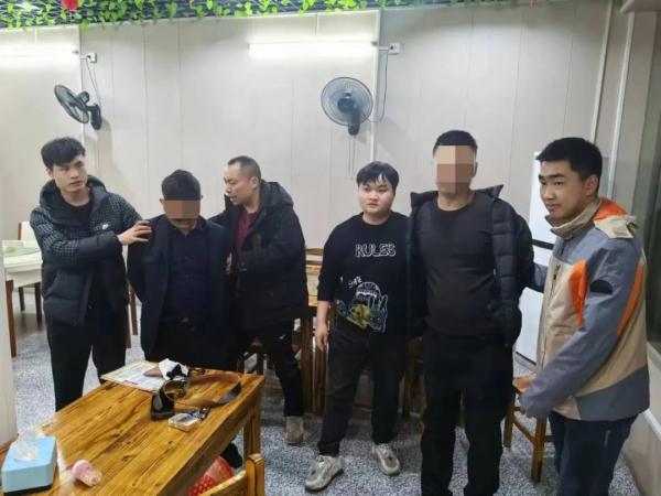 流窜作案专偷红白喜事礼金,冷水江公安突出“主防”效能现案速破 流窜作案专偷红白喜事礼金,冷水江公安突出“主防”效能现案速破