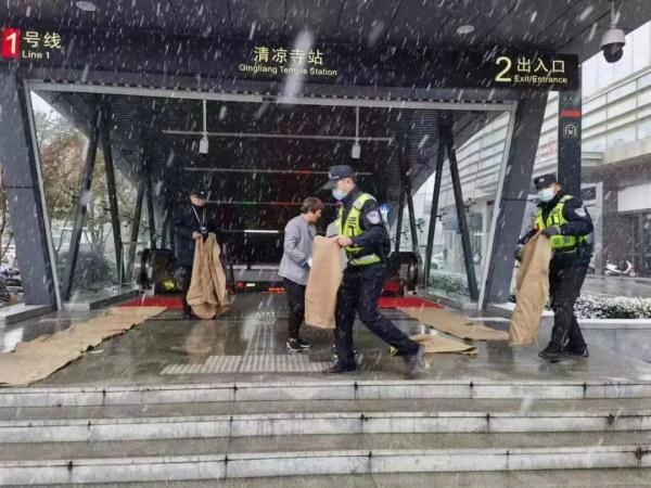 限行、停航！常州的雪，还要下！