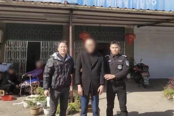 买了回乡车票，却等来了警车