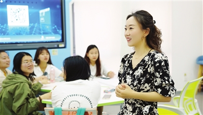 有一种“恋爱”叫一课难求 有一种“恋爱”叫一课难求