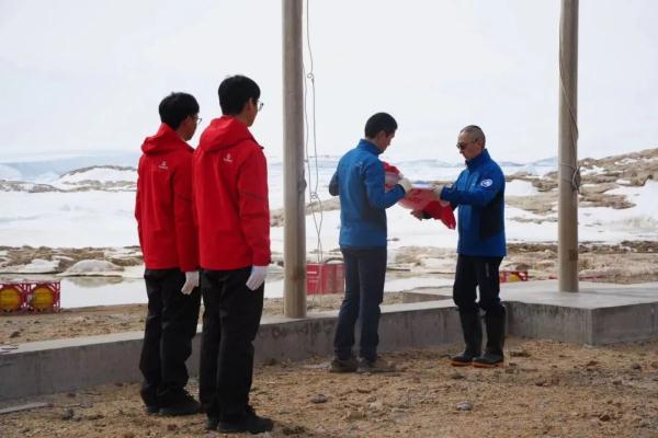 第40次南极科考，中山站新老队员交接！