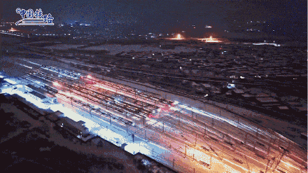 复兴号穿越风雪航拍大片 复兴号穿越风雪航拍大片